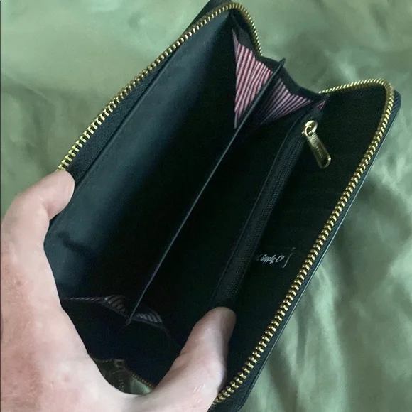 Black Leather Zip Wallet - Picture 3 of 6